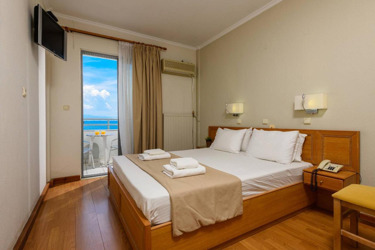 Possidon Hotel Лименас Екстериор снимка